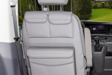 UTILITY avec MULTIBOX Maxi pour les sièges de la cabine conducteur California Beach / Multivan T6.1 / T6 / T5 VW, design T6.1 VW « Palladium Cuir » - 100 706 815 